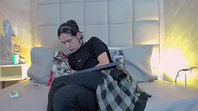 Hecatee 77 online show from 10.31.25