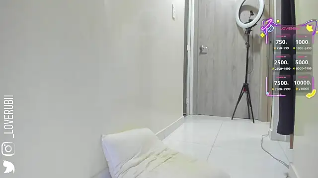 loverubii online show from 10.18.25