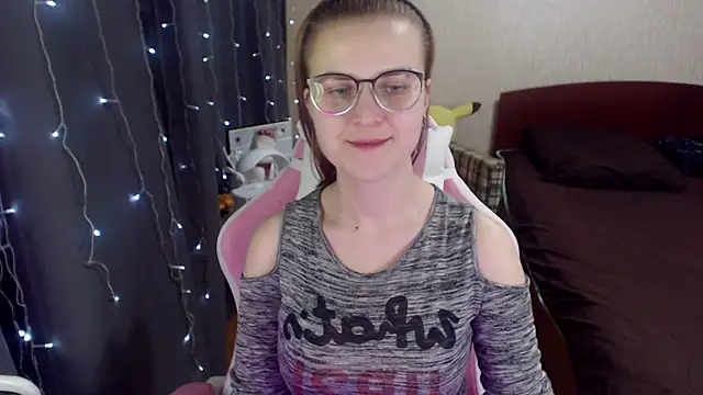 MissBrightShine online show from 01.14.25