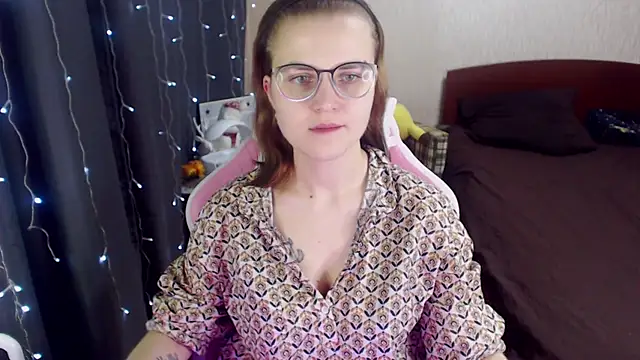MissBrightShine online show from 01.30.25