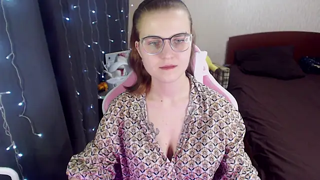 MissBrightShine online show from 01.30.25
