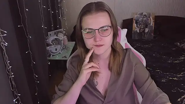 MissBrightShine online show from 10.21.25