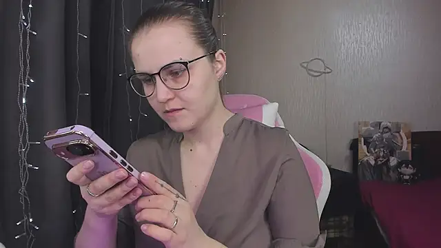 MissBrightShine online show from 02.10.26