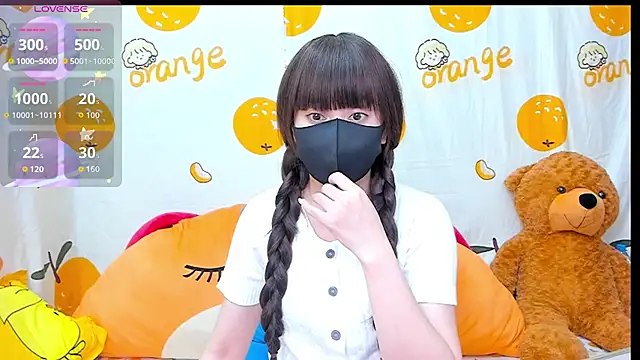 alonelove   online show from 10.28.25