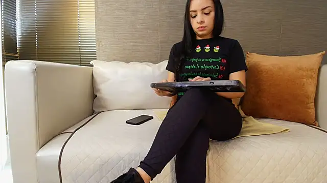 Sophie LittleS online show from 12.13.24