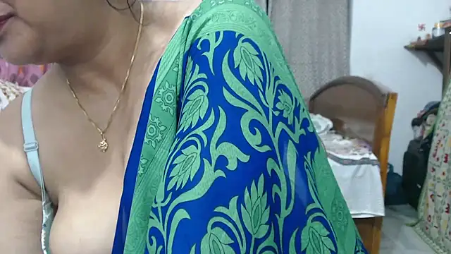 Snapshot of sexy_jaaan chatting on 09.26.25 sexy jaaan online show from 09.26.25