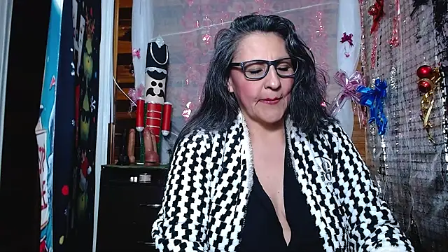 merlyna goldens online show from 12.22.24
