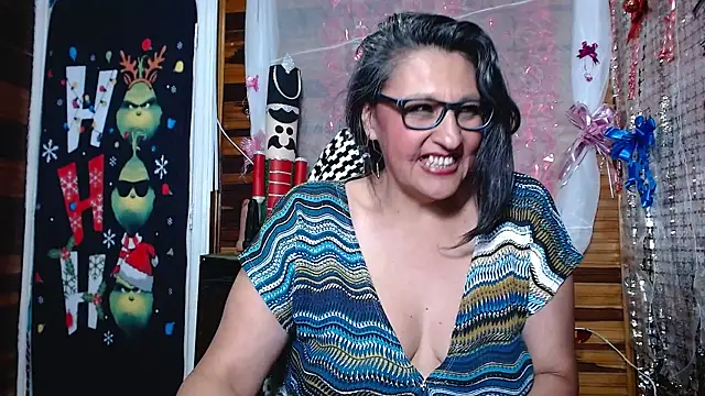 merlyna goldens online show from 12.24.24