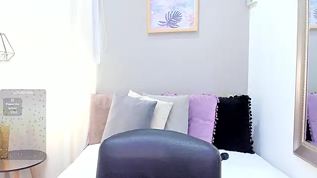 Paula Desousa online show from 01.15.25