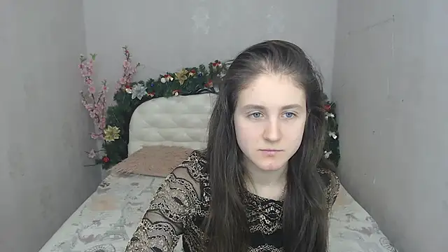Holliy Cooper online show from 01.03.25