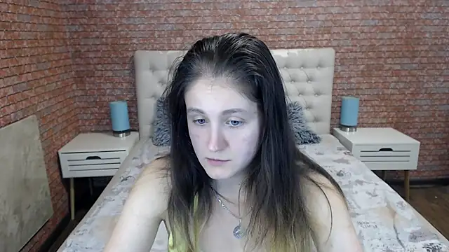 Holliy Cooper online show from 09.27.25