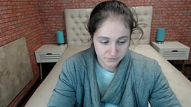 Holliy Cooper online show from 10.13.25