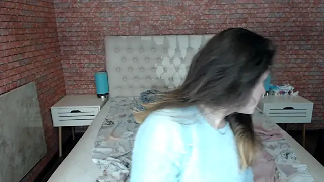 Holliy Cooper online show from 10.16.25