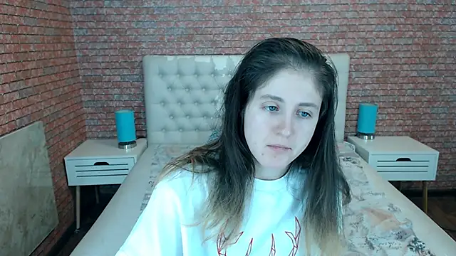 Holliy Cooper online show from 11.12.25