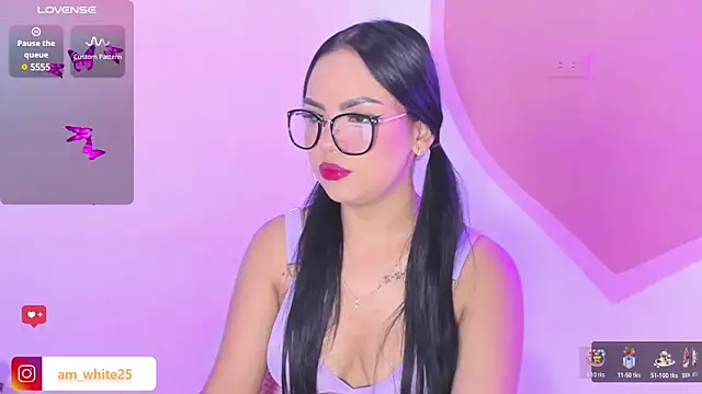 amber white25  online show from 01.03.25