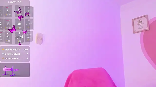 amber white25  online show from 02.14.25