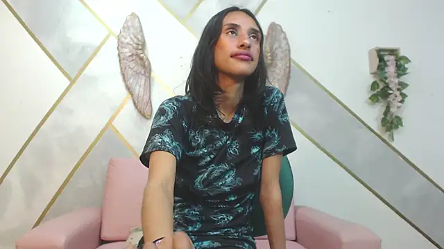 Snapshot of RoxanaCyrano_ chatting on 01.14.25 RoxanaCyrano  online show from 01.14.25