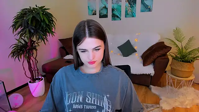 Snapshot of FinalAccord chatting on 03.05.25 FinalAccord online show from 03.05.25