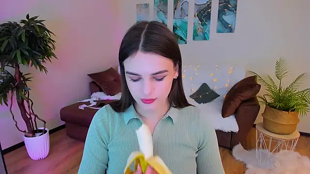 Snapshot of FinalAccord chatting on 03.17.25 FinalAccord online show from 03.17.25