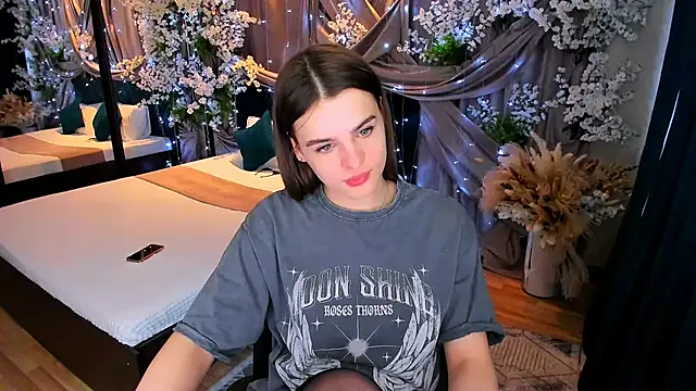 Snapshot of FinalAccord chatting on 03.19.25 FinalAccord online show from 03.19.25