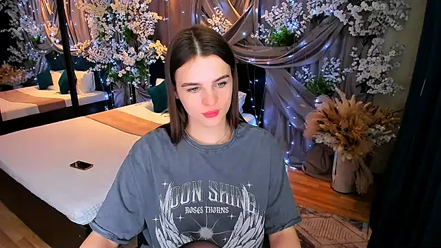 Snapshot of FinalAccord chatting on 03.19.25 FinalAccord online show from 03.19.25