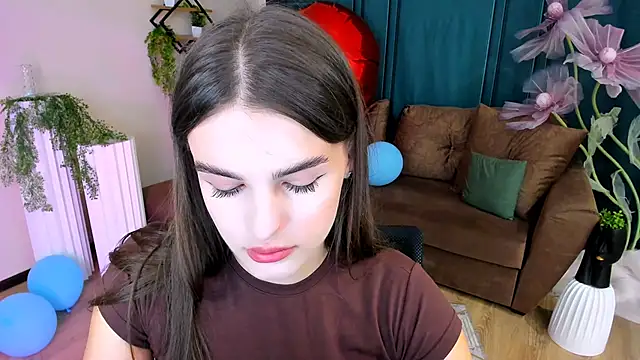 Snapshot of FinalAccord chatting on 09.10.25 FinalAccord online show from 09.10.25