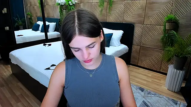 Snapshot of FinalAccord chatting on 09.22.25 FinalAccord online show from 09.22.25