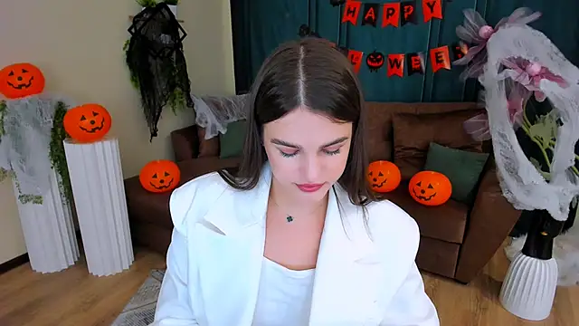 Snapshot of FinalAccord chatting on 10.28.25 FinalAccord online show from 10.28.25