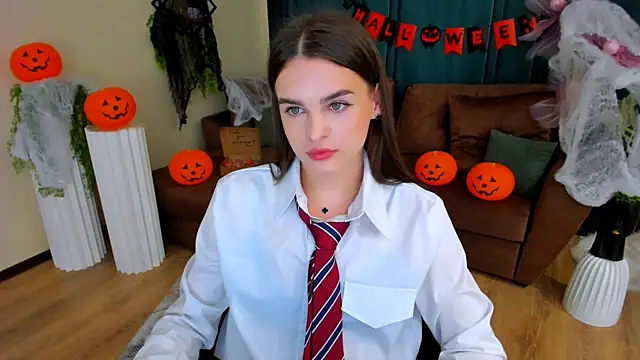 Snapshot of FinalAccord chatting on 10.30.25 FinalAccord online show from 10.30.25