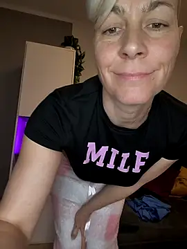 DarleenHot online show from 12.22.25