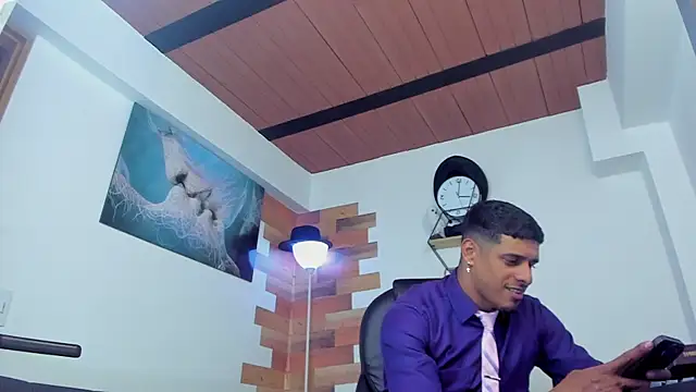 Snapshot of vincen_jose chatting on 12.30.24 vincen jose online show from 12.30.24