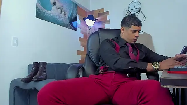 Snapshot of vincen_jose chatting on 02.05.25 vincen jose online show from 02.05.25