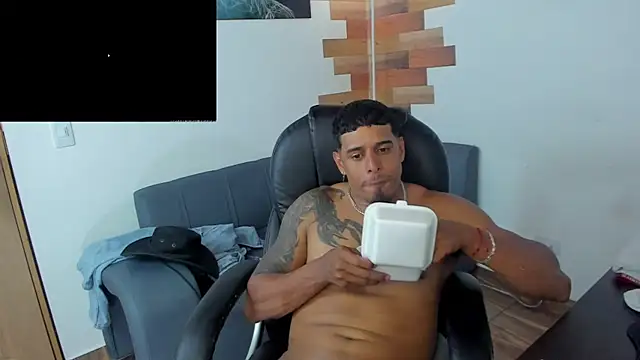 Snapshot of vincen_jose chatting on 02.24.25 vincen jose online show from 02.24.25