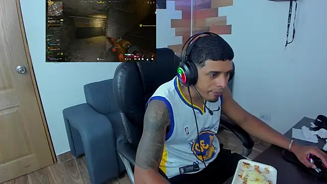 Snapshot of vincen_jose chatting on 03.22.25 vincen jose online show from 03.22.25