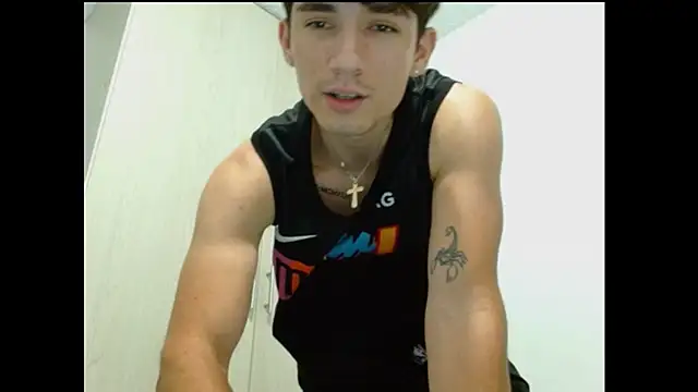 Snapshot of ChicoMaloFfF chatting on 10.18.25 ChicoMaloFfF online show from 10.18.25