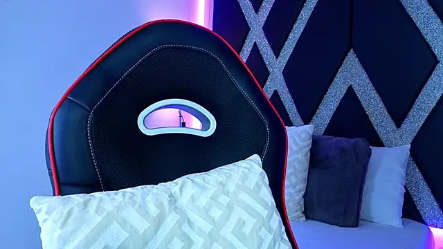 blonde cat15 online show from 10.13.25