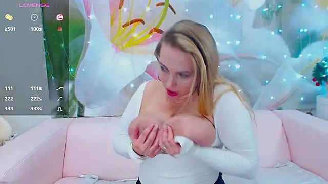 Lilly Diaz online show from 01.24.25