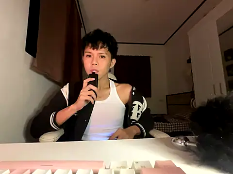 Snapshot of Plaxtique chatting on 09.26.25 Plaxtique online show from 09.26.25