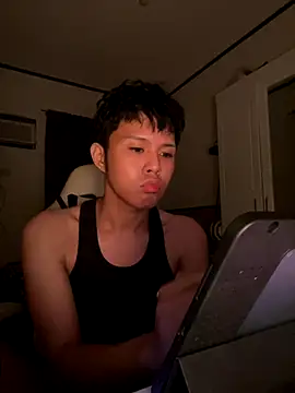 Snapshot of Plaxtique chatting on 10.02.25 Plaxtique online show from 10.02.25