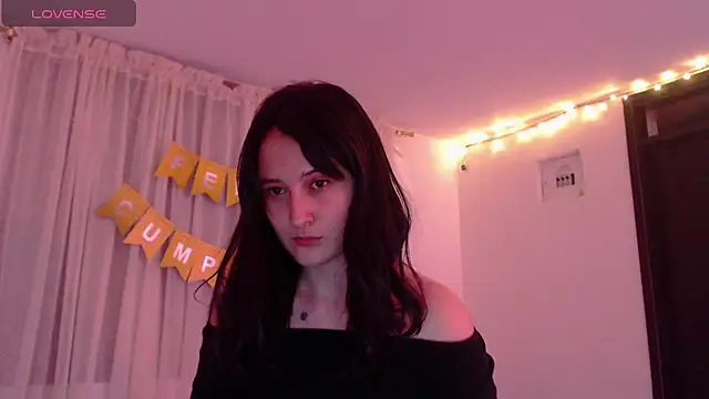 Snapshot of AlissonnFoxx chatting on 02.19.25 AlissonnFoxx online show from 02.19.25