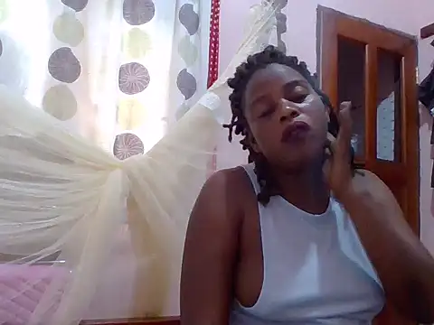 Snapshot of sweetbabra1 chatting on 06.18.26 sweetbabra1 online show from 06.18.26