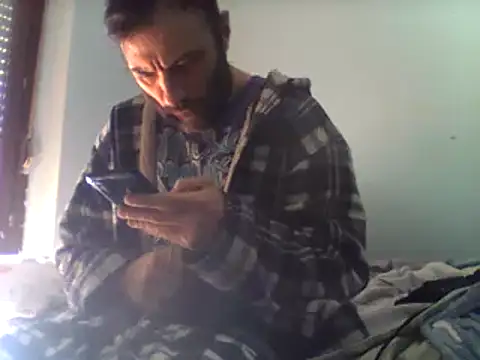 Snapshot of coppiasenzacensura chatting on 12.15.24 coppiasenzacensura online show from 12.15.24