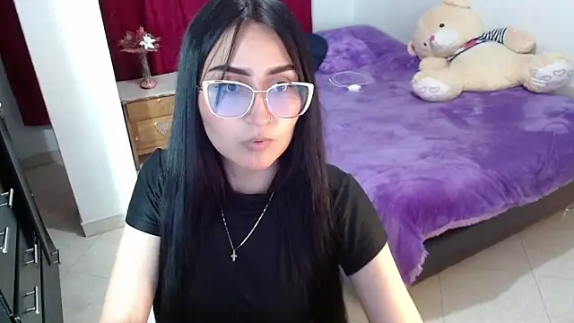 Tiffani Williams online show from 04.14.26