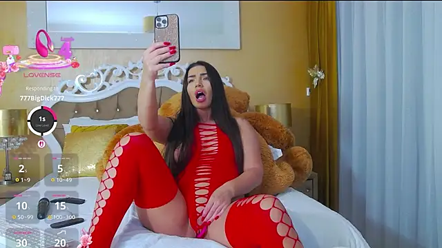 GoldenCaroline online show from 02.13.26