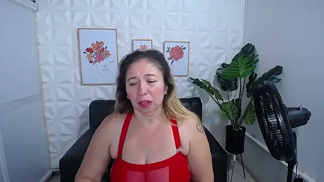 Valentinaa mature online show from 02.14.25