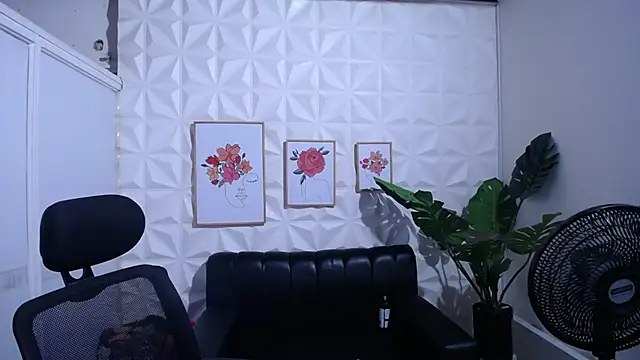 Valentinaa mature online show from 11.14.25