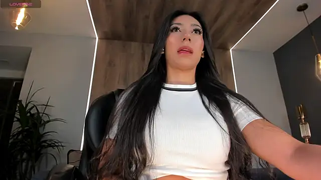 LizzHamilton   online show from 12.14.24