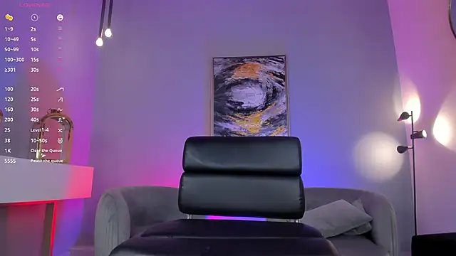 LizzHamilton   online show from 01.07.25