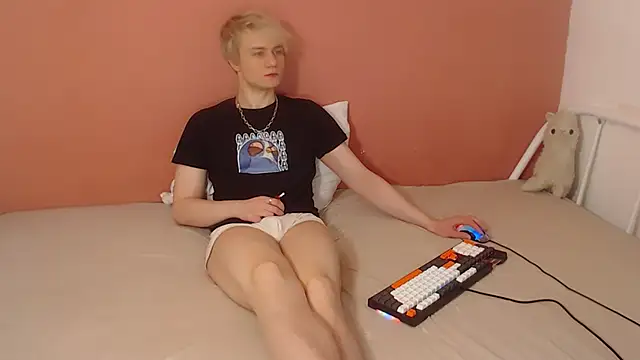 Oliver sweet  online show from 04.07.26