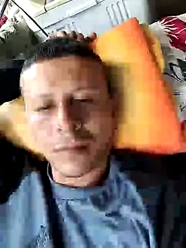 Somospareja1987 online show from 10.23.25